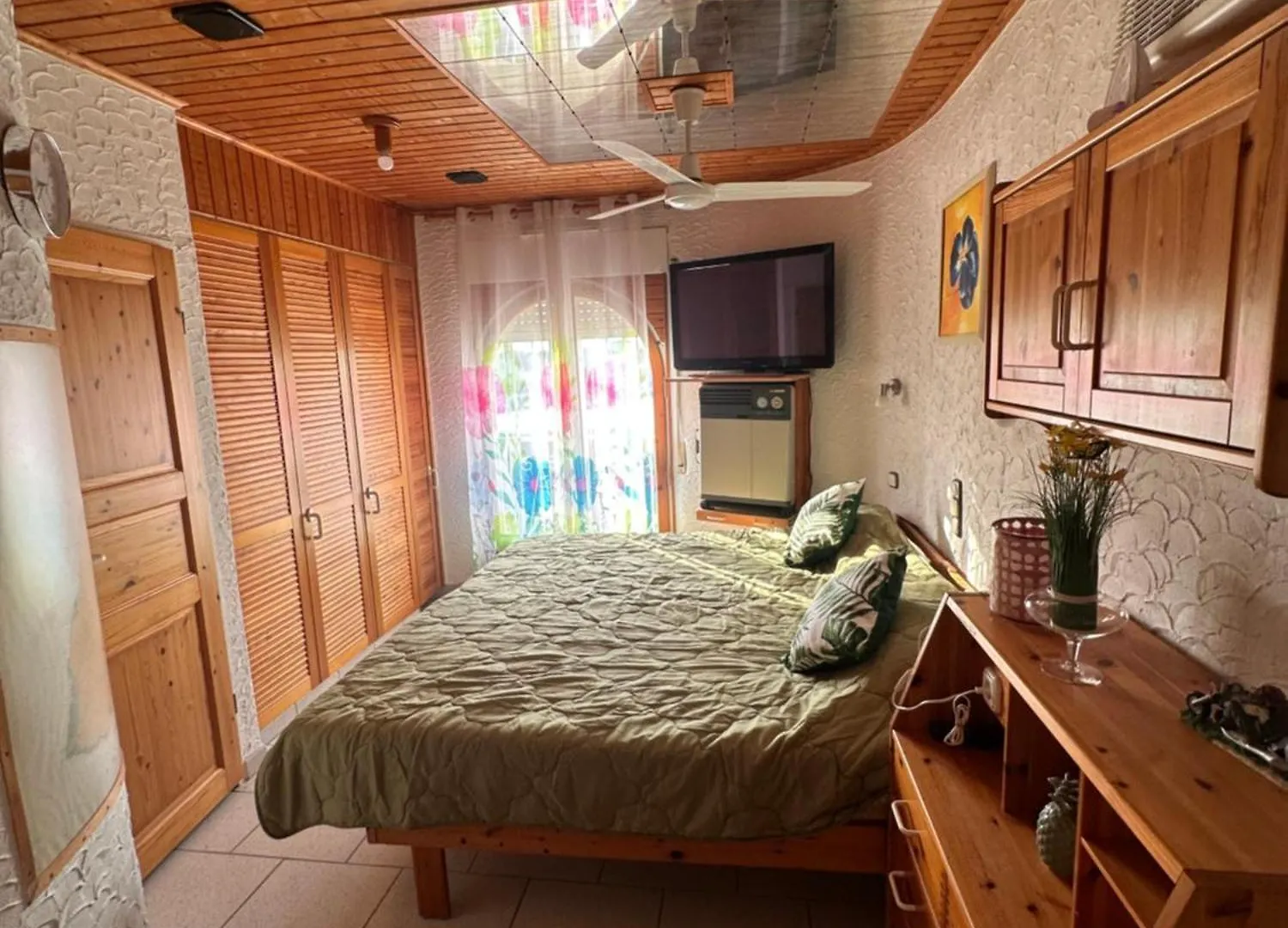 Casa Con Increibles Vistas A Canal Y Amarre Эмпуриабрава Дом отдыха